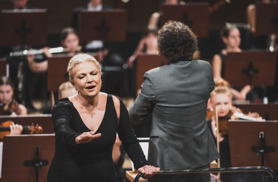 Małgorzata Walewska: „Nic nie jest ważniejsze od śpiewania”